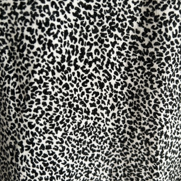 Awesome, Cozy Athleta Leopard Sweatshirt Small - Picture 6 of 6